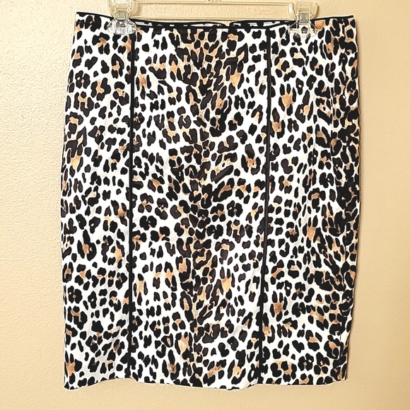 White House Black Market Dresses & Skirts - White House Black Market Leopard Print Skirt Office Career Workwear - Size 8